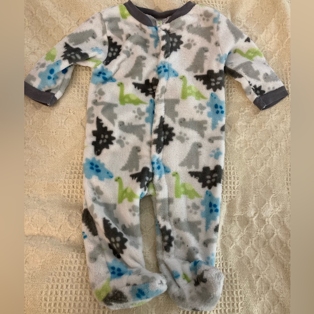 Super soft Dino sleeper size 6-9m